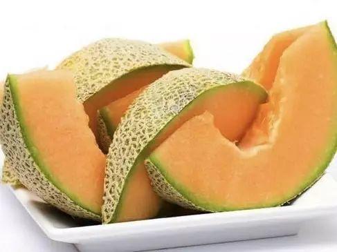 皮皮吃哈密瓜,甜蜜的夏日邂逅