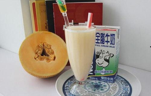 牛奶吃哈密瓜